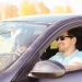 Motivi per indossare occhiali da sole mentre si guida