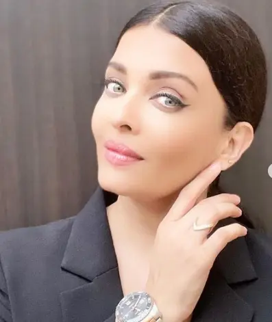 Aishwarya Rai con occhi a mandorla