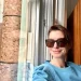 Anne Hathaway con occhiali