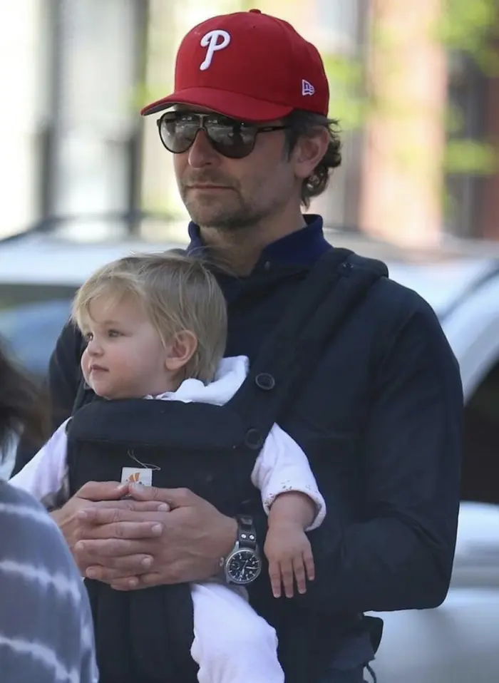 Bradley Cooper con occhiali