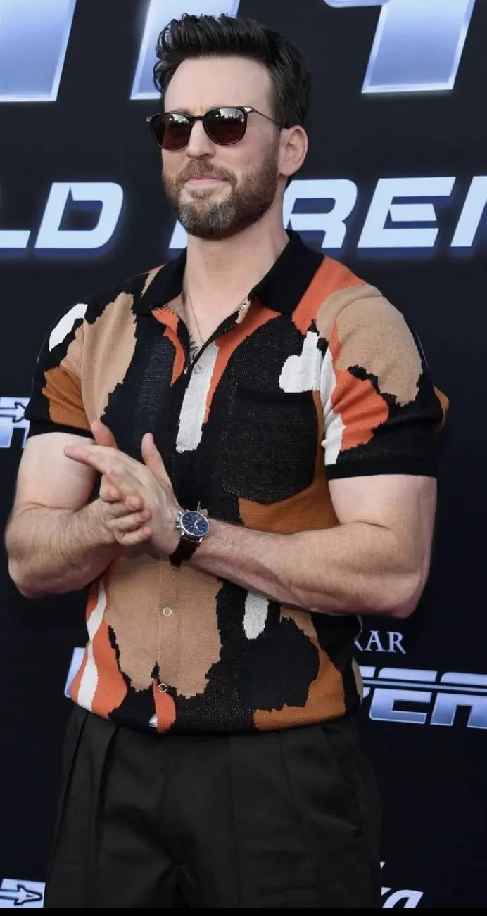 Chris Evans con occhiali