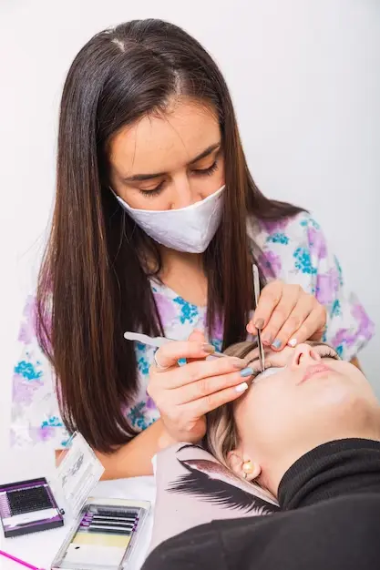 Effettuare il Microblading su Modelli Reali