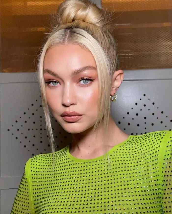 gigi hadid occhi azzurri