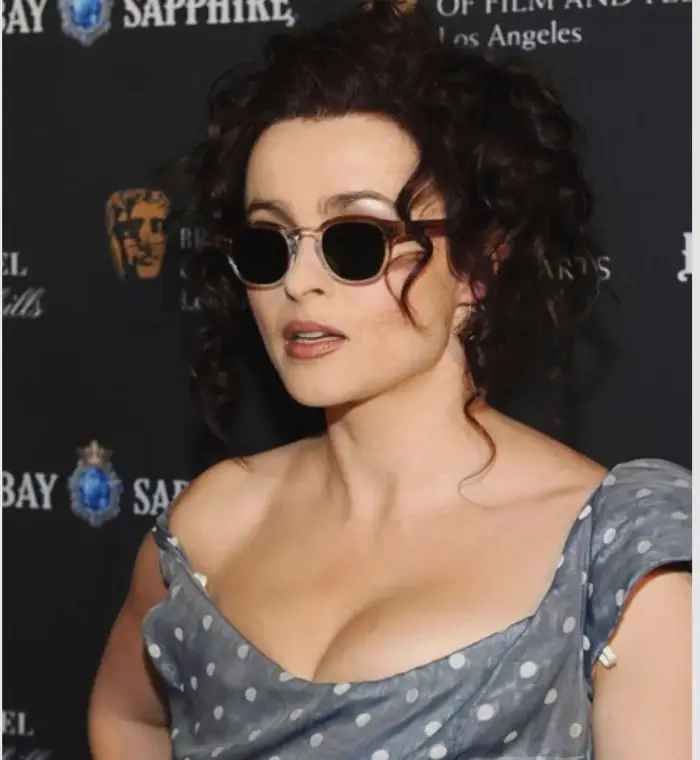 Helena Bonham Carter con occhiali eleganti