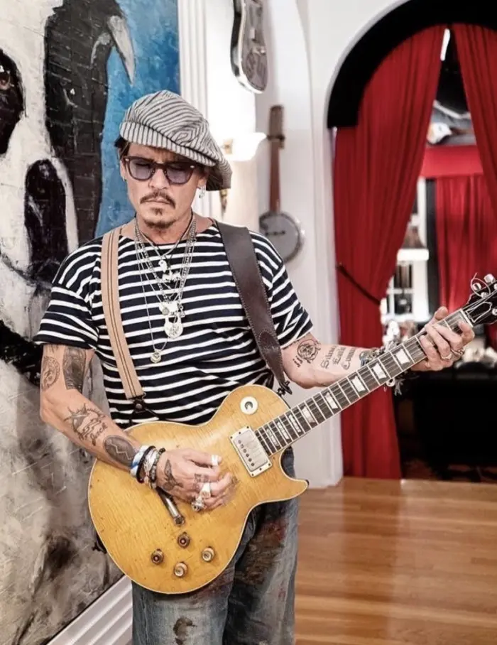 Johnny Depp con occhiali da sole