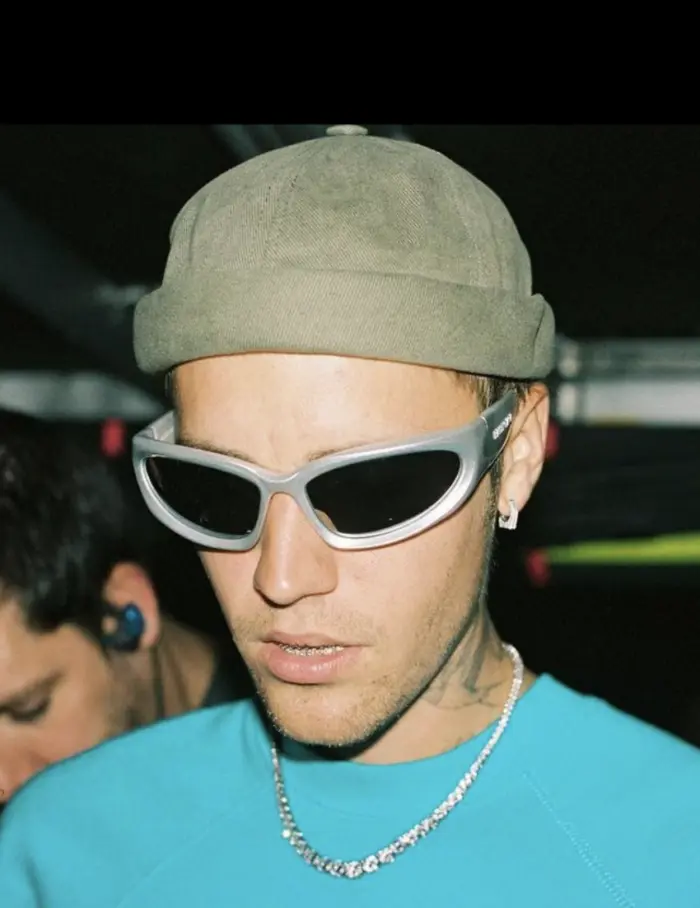 Justin Bieber con occhiali da sole