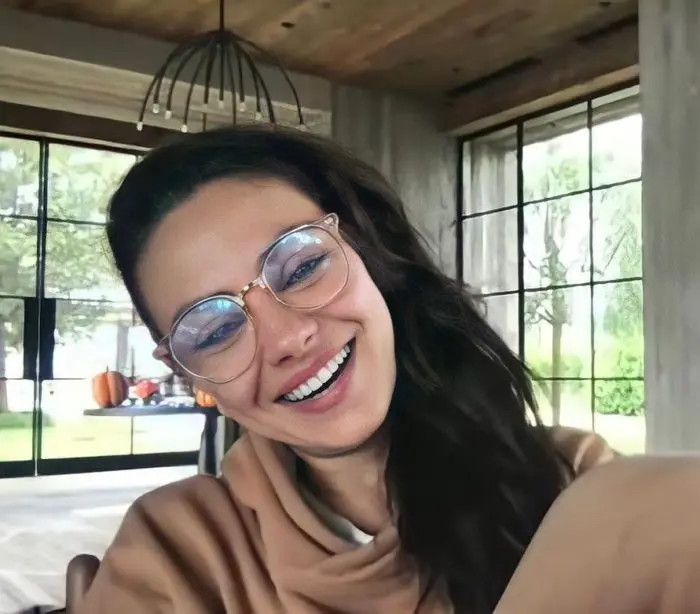 Mila Kunis con occhiali belli