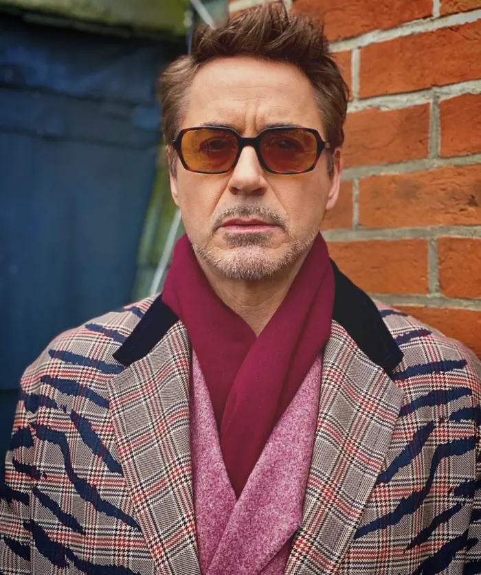 Robert Downey Jr. con occhiali