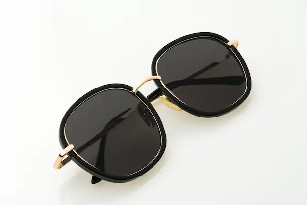 Occhiali da sole vs Occhiali protettivi